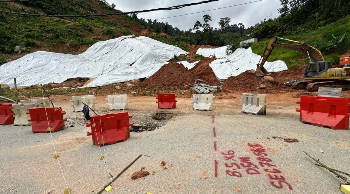 Laluan KM78 Gua Musang-Lojing Dibuka Sebelum 28 Mac