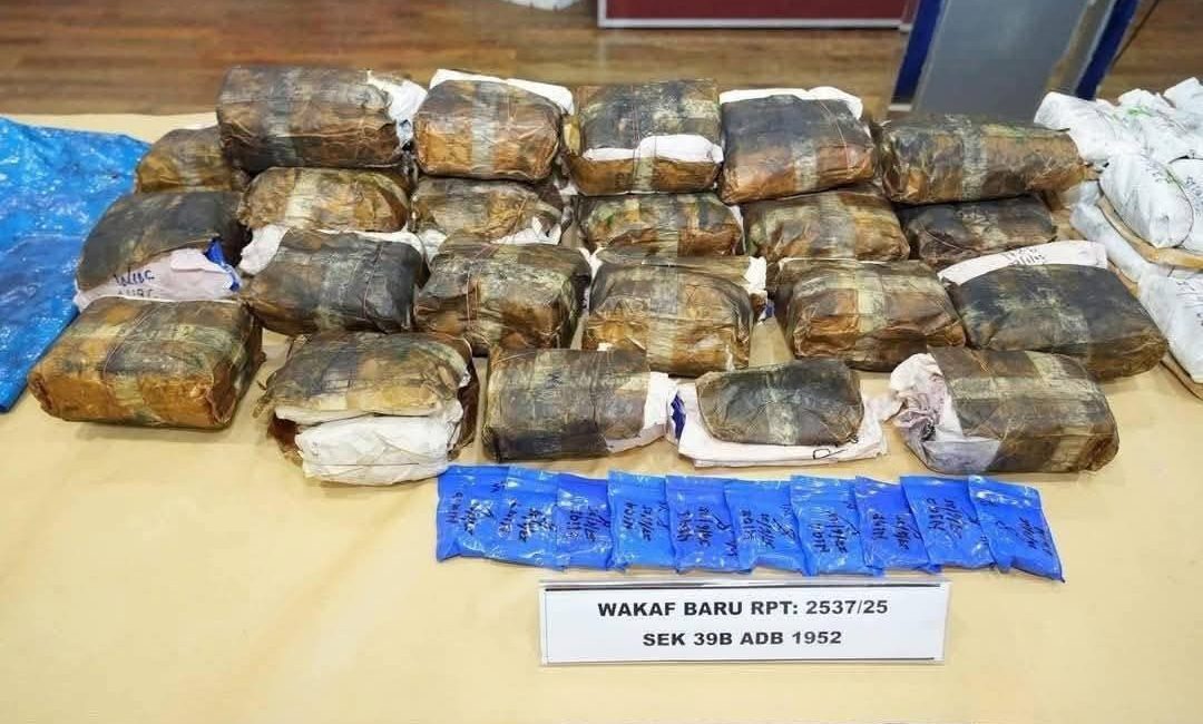 Pengusaha Salun Dan Suami, 3 Ahli Keluarga Miliki 35.4 Kg Dadah Didakwa Di Mahkamah Pagi Ini