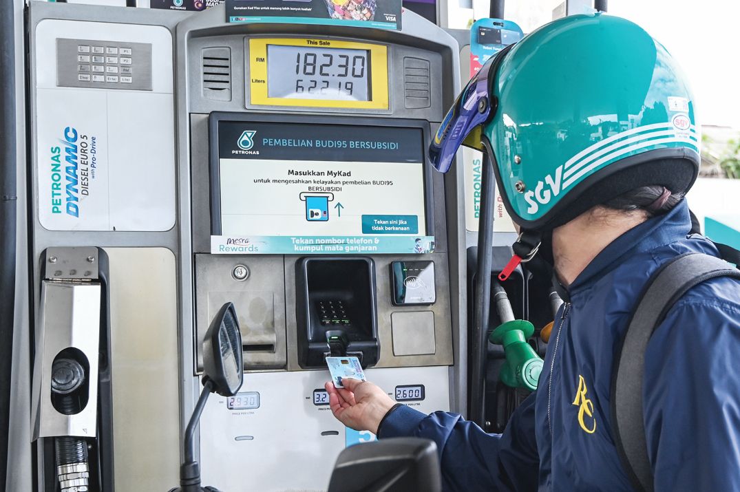 Subsidi RON95: Kerajaan Pertimbang Kecilkan Kuota BUDI95 Kepada 150 Liter Sebulan
