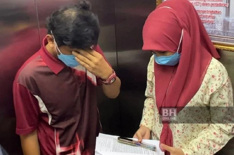 Pasangan Kekasih Pilih Hukuman Sebat Elak Dipenjara